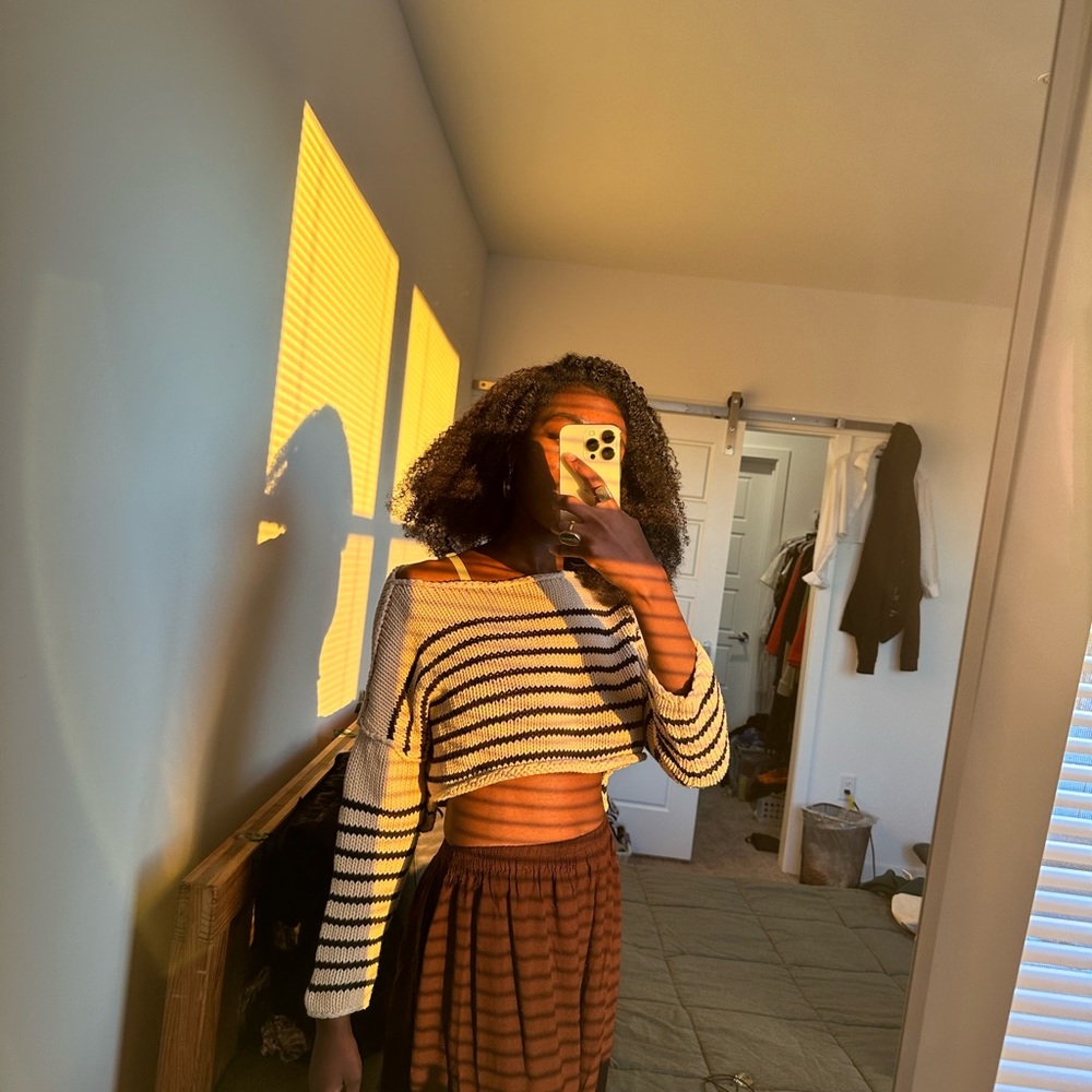 Cropped Knit Sweater with stripes